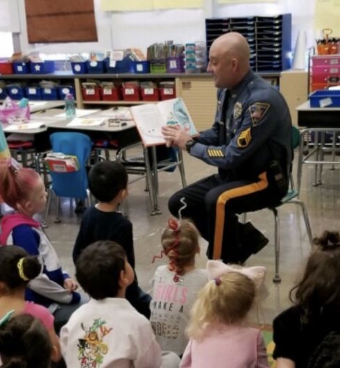 Police participate in Read Across America picture 7