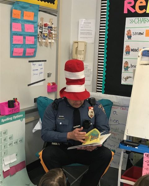 Police participate in Read Across America picture 2